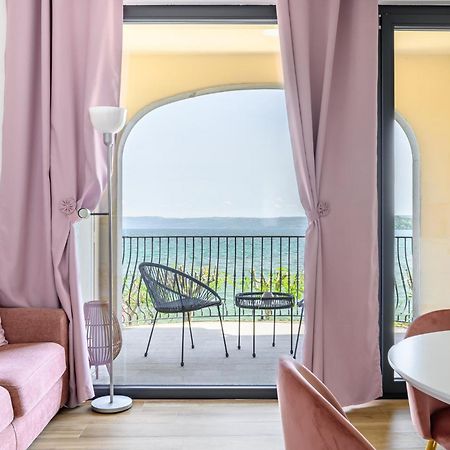 מרתה Casa Vacanze Maddalena - Palazzetto Sul Lago - Diamante Rosa חדר תמונה