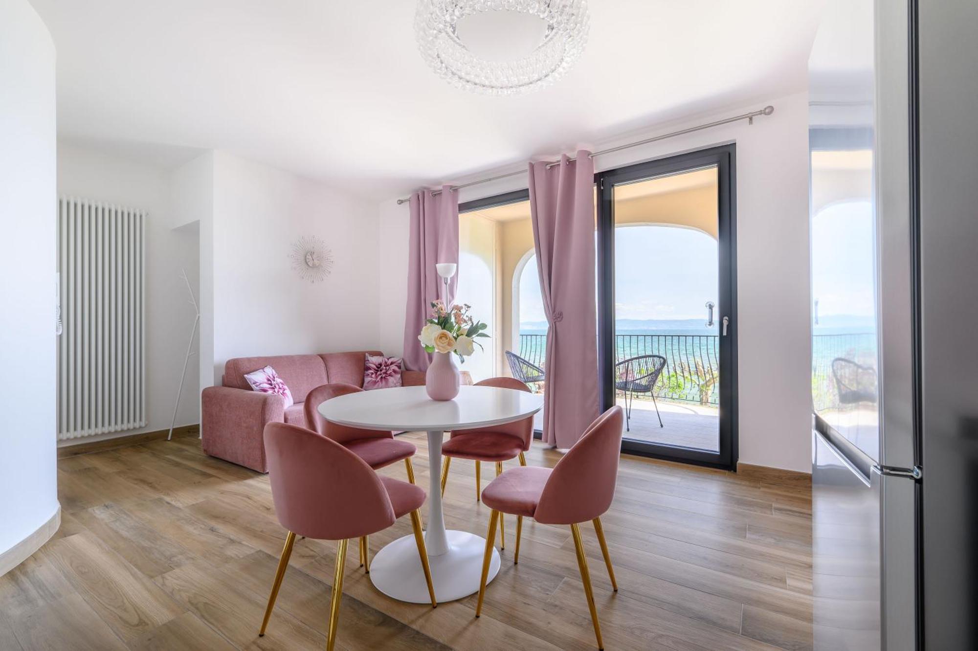 מרתה Casa Vacanze Maddalena - Palazzetto Sul Lago - Diamante Rosa מראה חיצוני תמונה